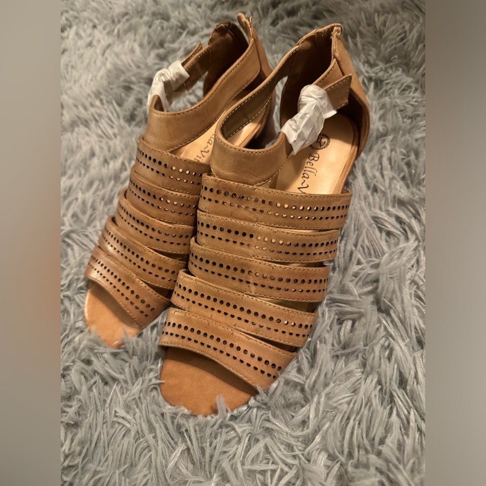 Brand new! Women’s dress sandals!!
